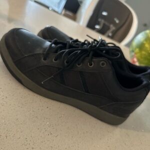 Dakota Men’s Black Protective Work Shoes